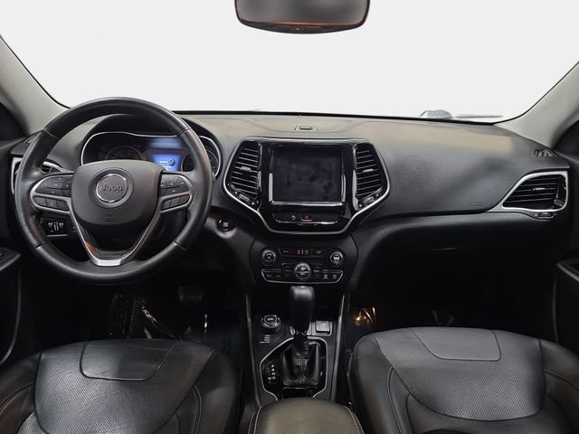 Used 2019 Diamond Black Crystal Pearlcoat Jeep Limited image 10