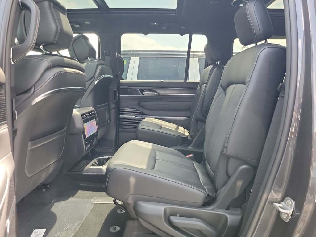 New 2026 Baltic Gray Metallic Clearcoat Jeep Summit Obsidian image 13