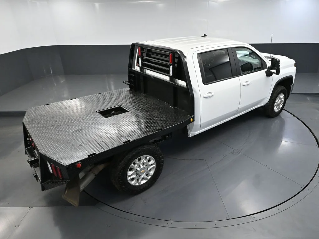 Used 2023 White Chevrolet LT image 57