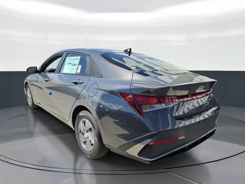 New 2026 Gray Hyundai SE image 4