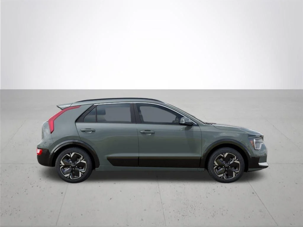 New 2026 Green Kia Wind image 7