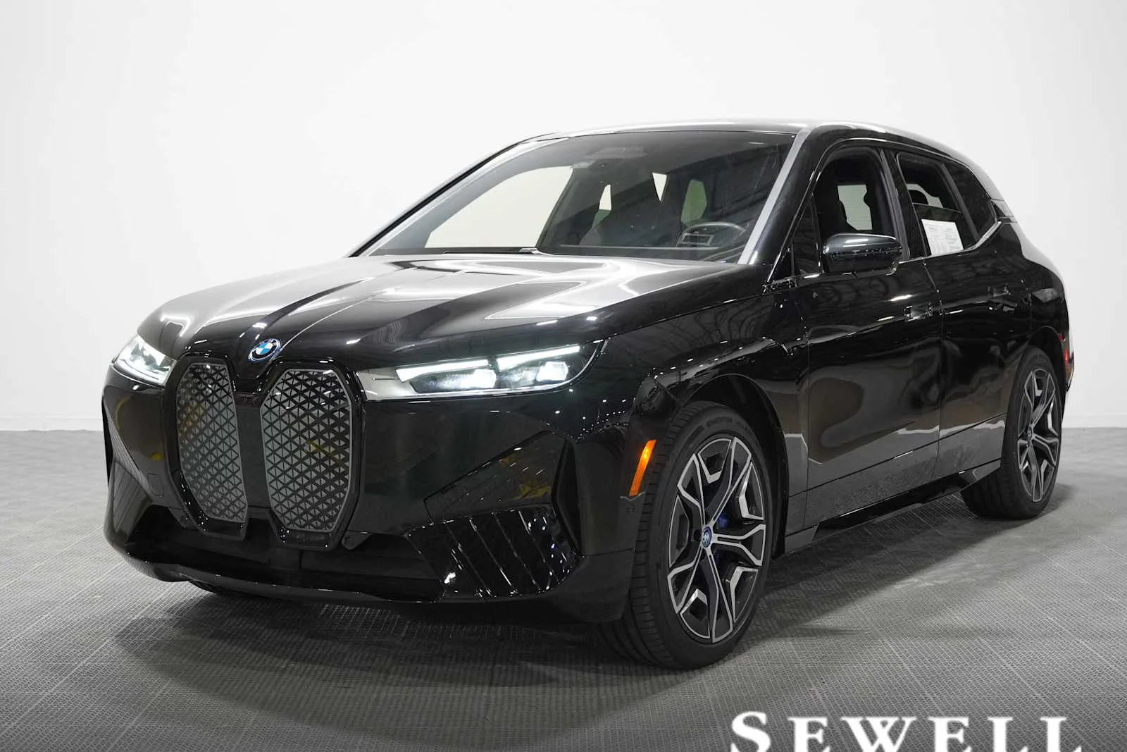 2024 BMW iX xDrive50's photo