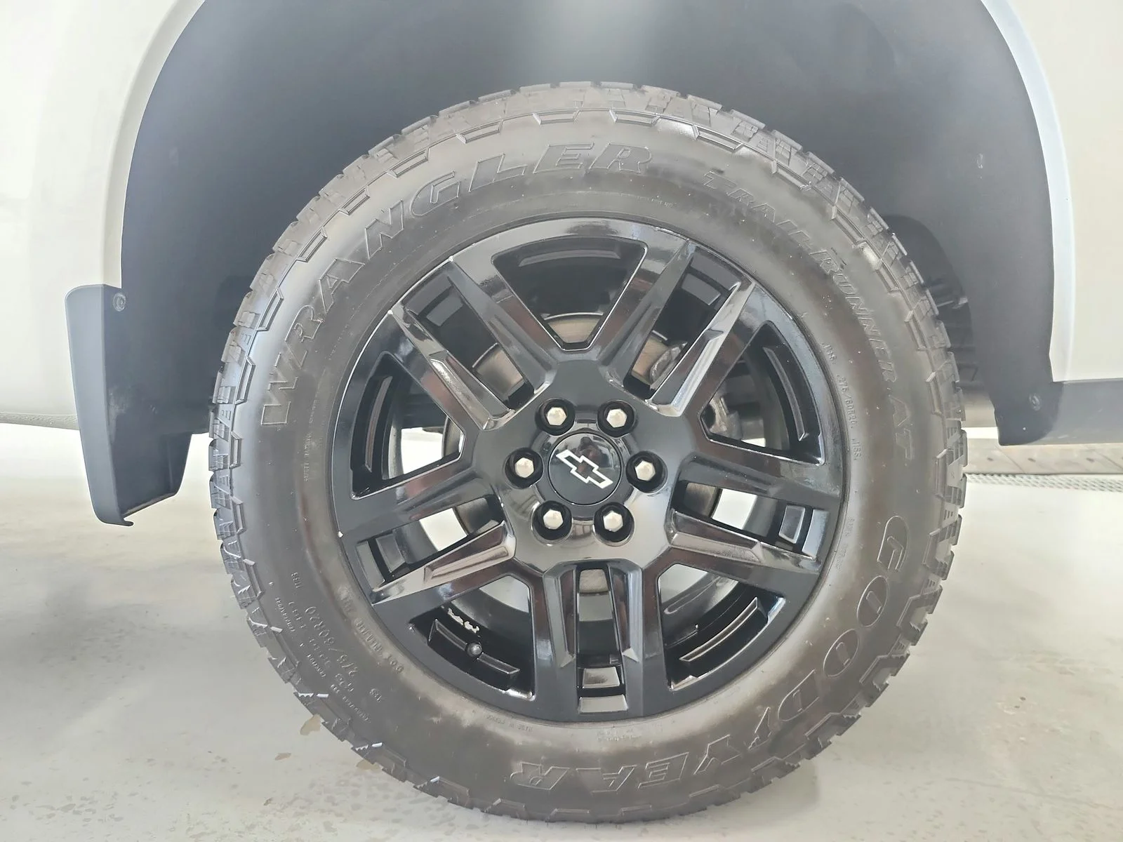 Used 2023 White Chevrolet RST image 46