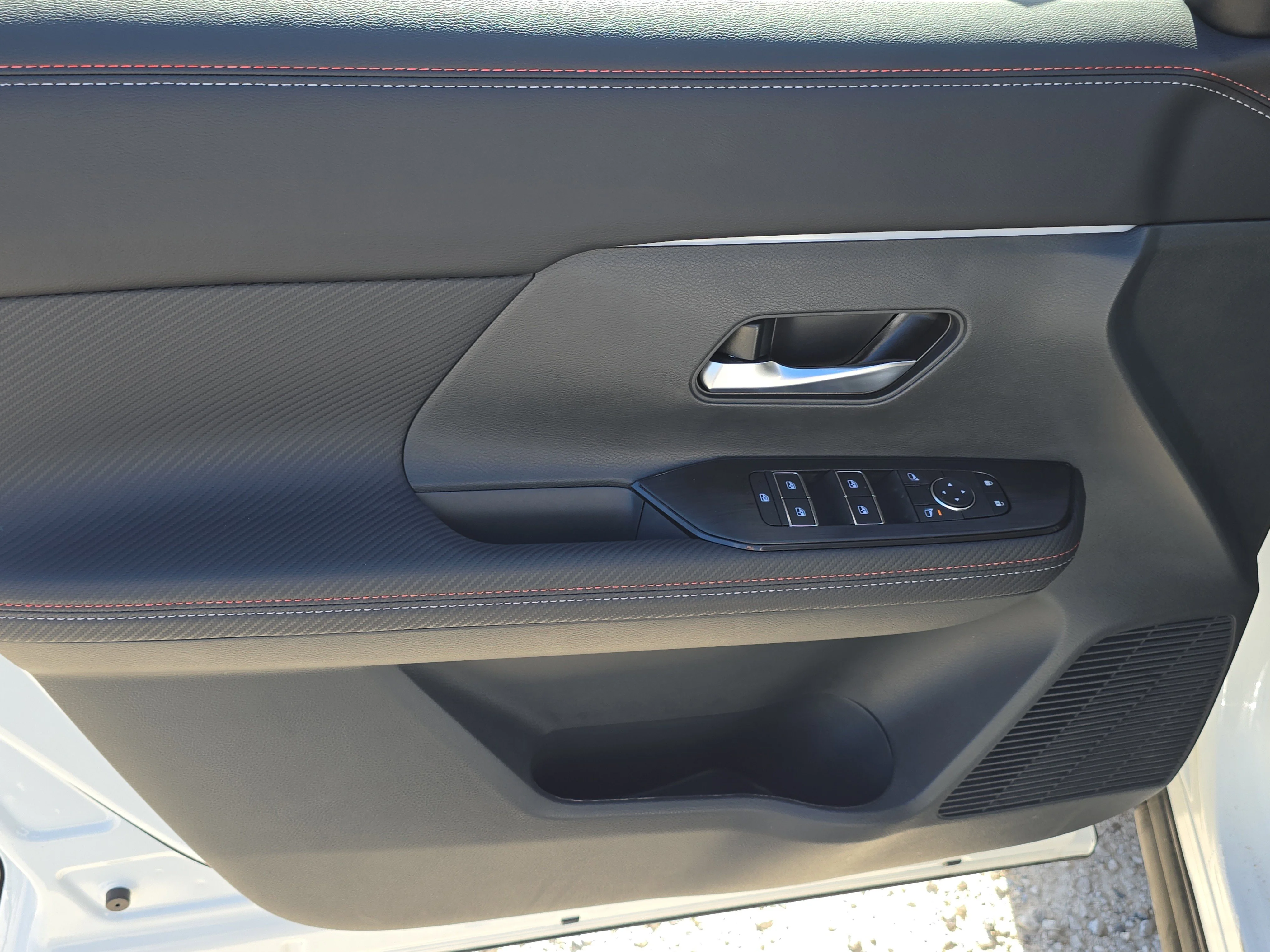 New 2026 Aspen White TriCoat Nissan SR image 19