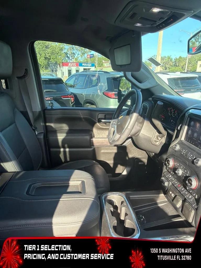 Used 2022 Iridescent Pearl Tricoat Chevrolet LTZ image 7