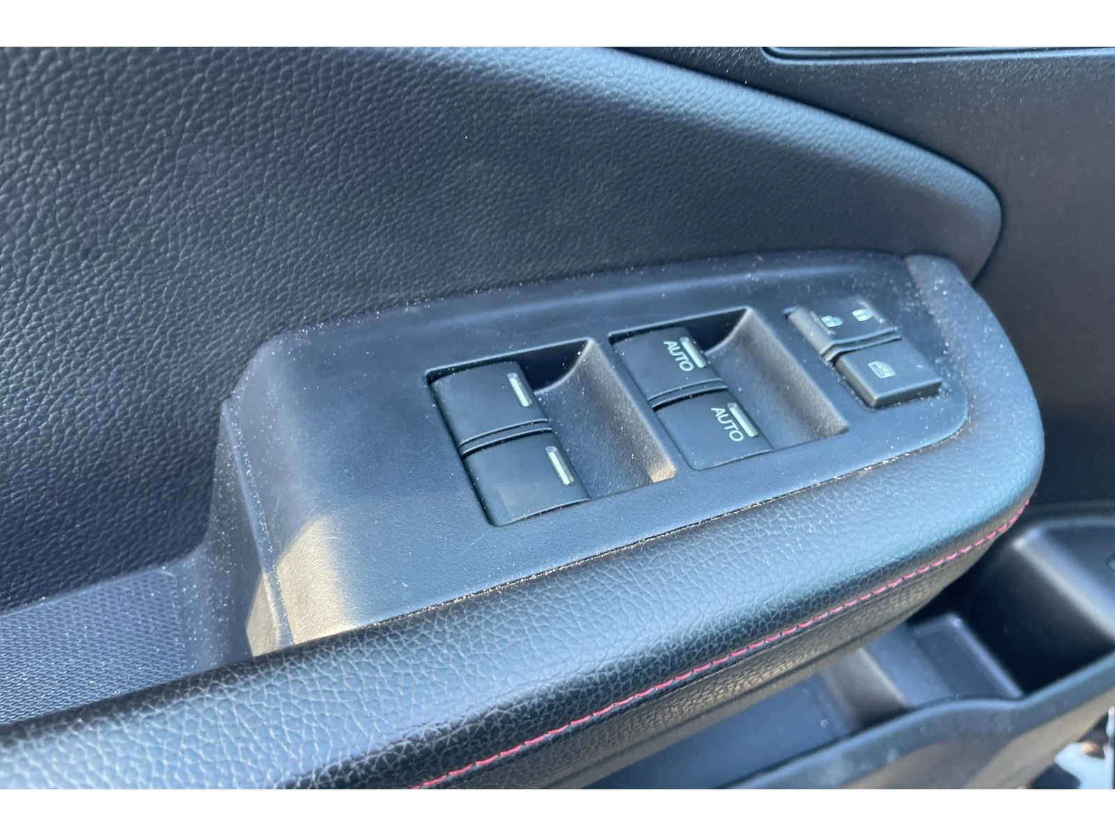 Used 2020 Crystal Black Pearl Honda Black Edition image 12