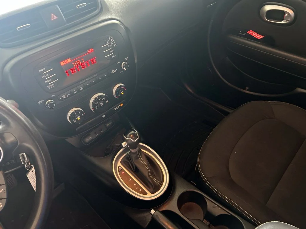 Used 2014 Green Kia Plus image 43