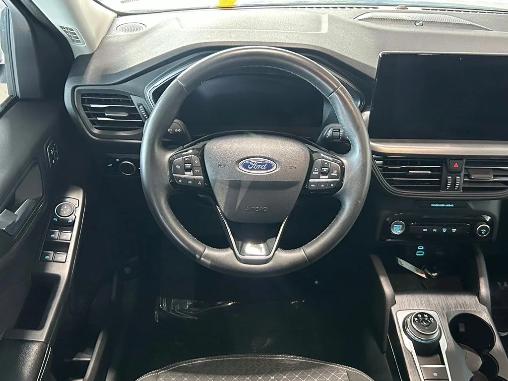 Used 2023 Oxford White Ford Active image 9