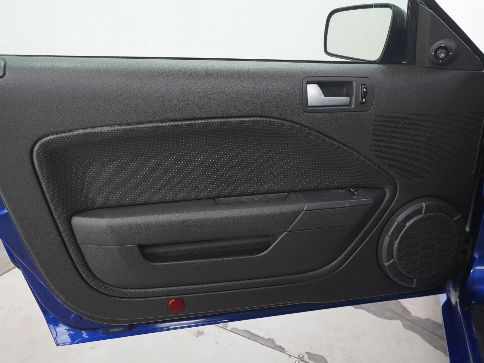 Used 2005  Ford GT Premium image 13