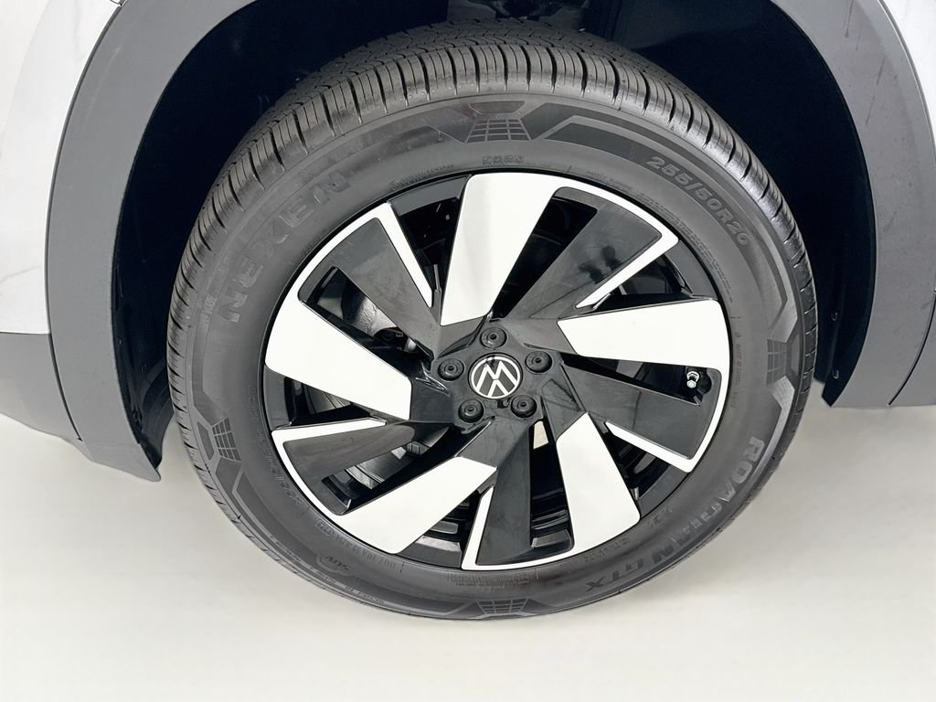 New 2026 Silver Mist Metallic Volkswagen SE w/Technology image 29