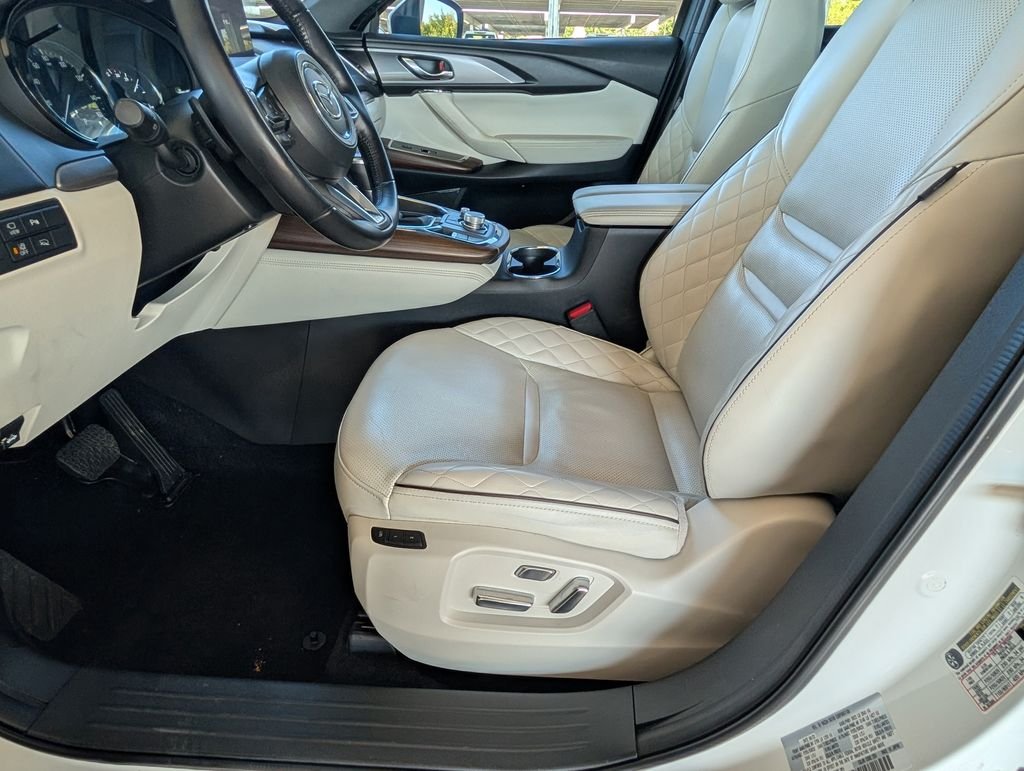 Used 2023 White Mazda Signature image 16