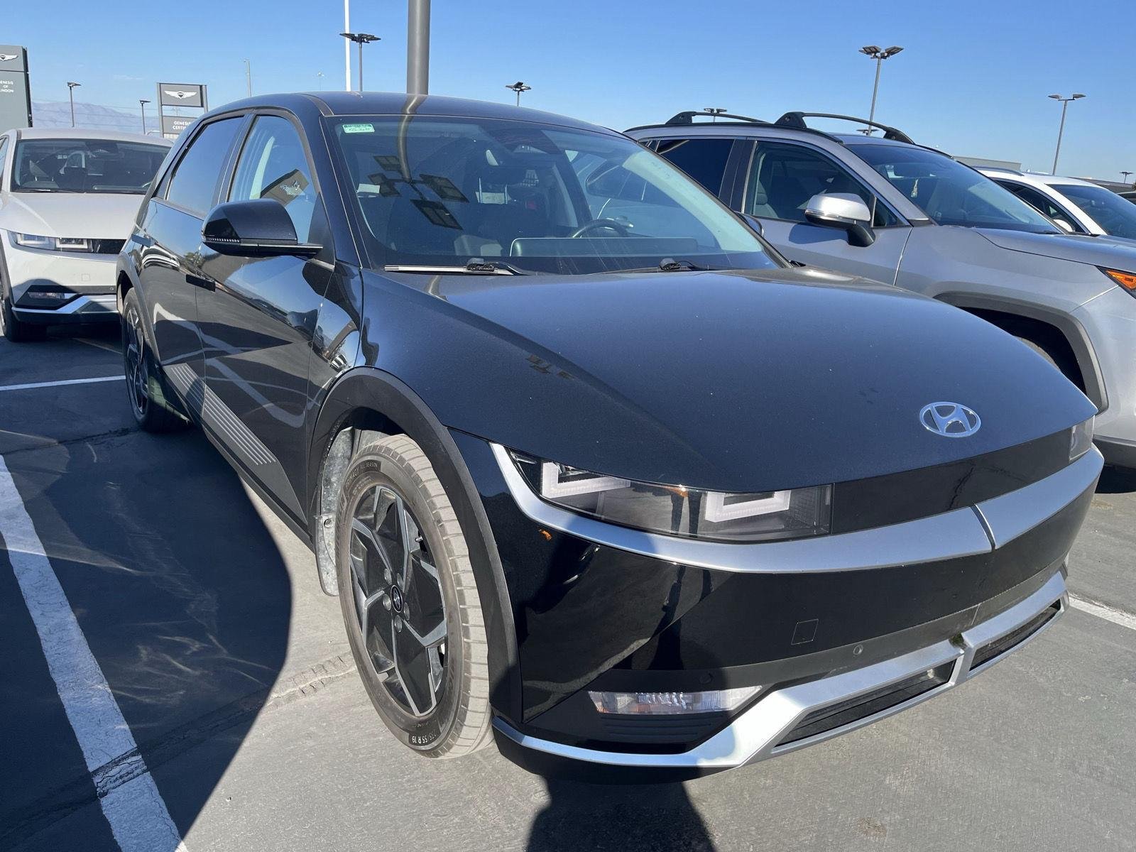 Certified Used 2024 Abyss Black Hyundai SEL image 3