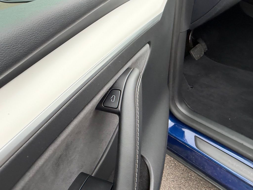 Used 2025 Deep Blue Metallic Tesla Long Range image 13