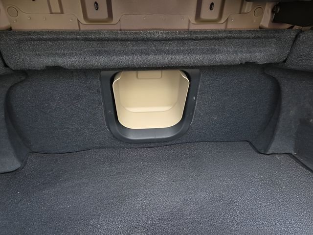Used 2011 Red Toyota Base image 33