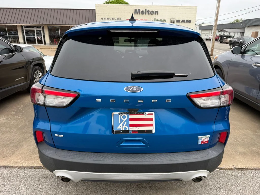 Used 2020 Blue Ford SE image 9