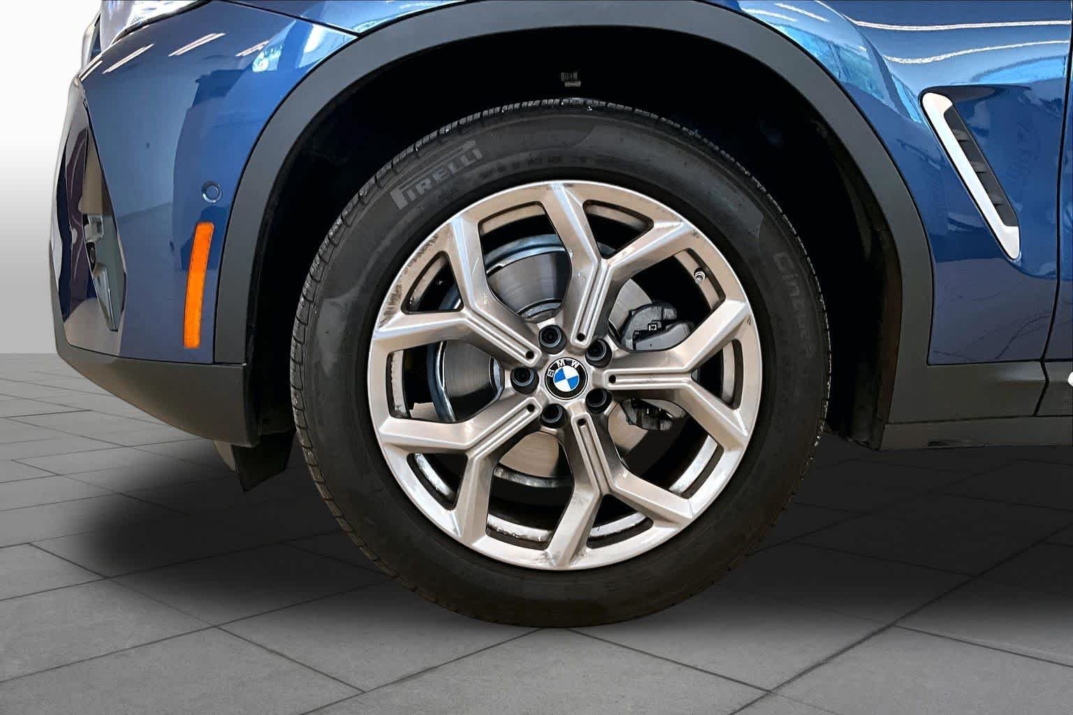 Used 2024 Phytonic Blue Metallic BMW sDrive30i image 10