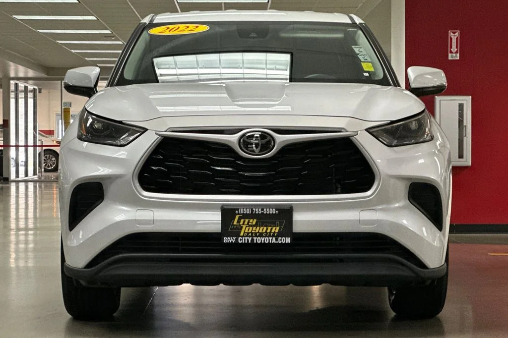 Used 2022 Beige Toyota L image 9