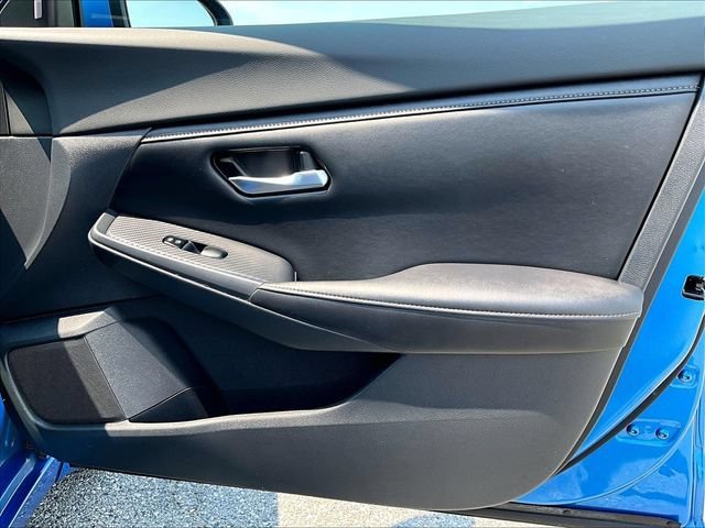 Used 2021 Electric Blue Met Nissan SV image 11