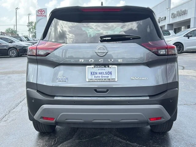 Used 2023 Gray Nissan SV image 4