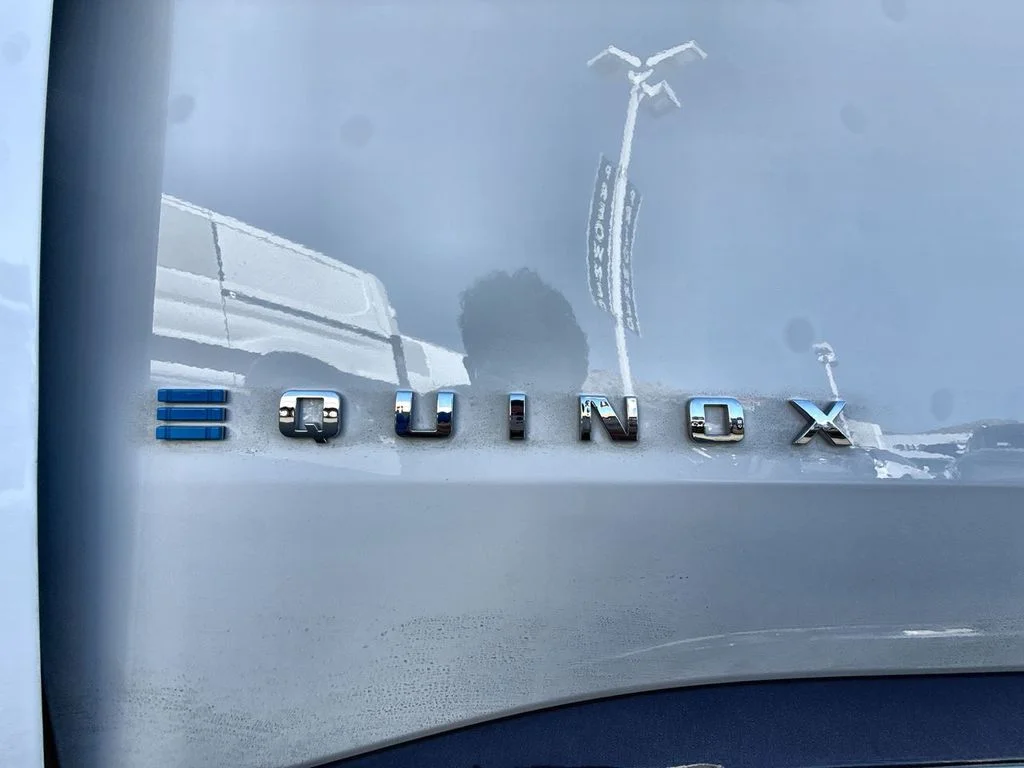 Used 2024 Summit White Chevrolet LT image 31