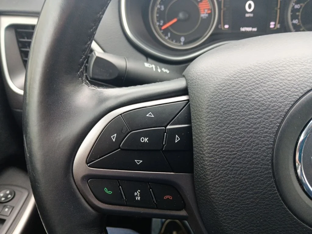 Used 2019 Velvet Red Pearlcoat Jeep Latitude Plus image 20