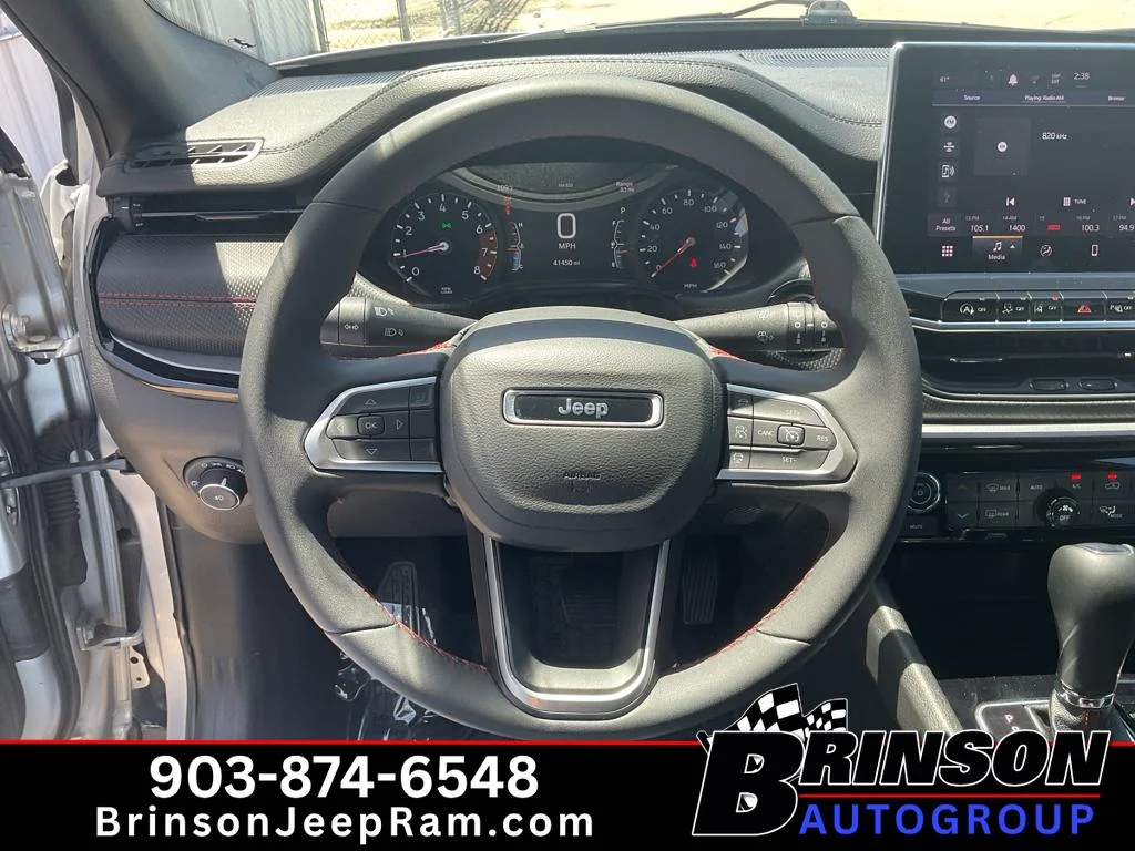 Used 2025 Silver Zynith Metallic Clearcoat Jeep Trailhawk image 30