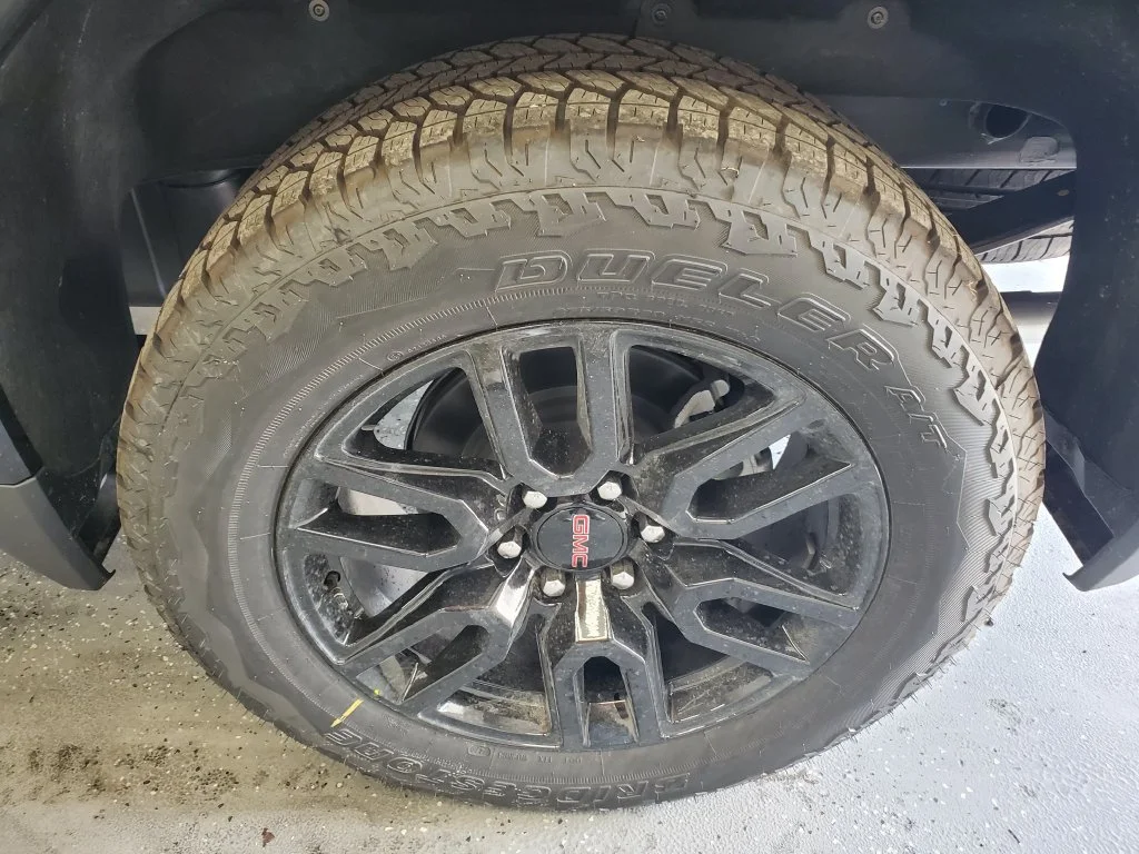 New 2026 Onyx Black GMC Elevation image 33