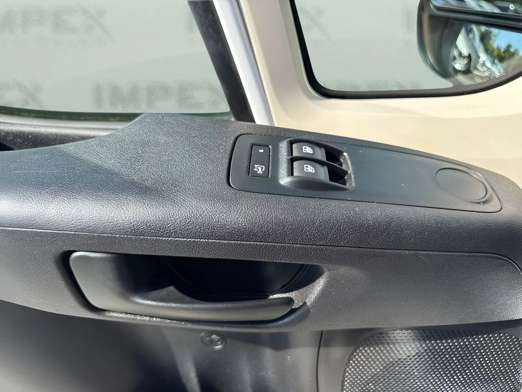 Used 2016 White Ram Low Roof image 19