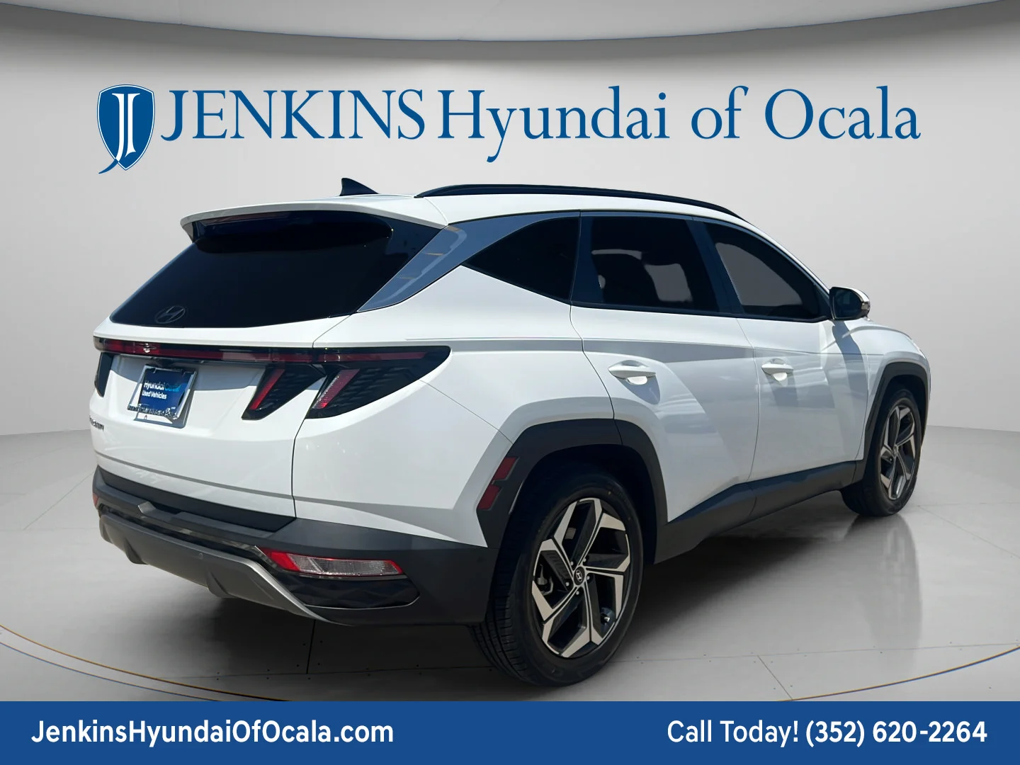 Used 2023 Serenity White Pearl Hyundai Limited image 3