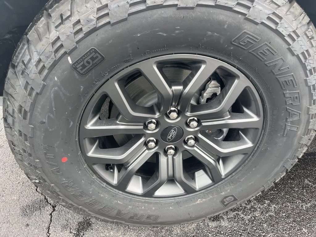 New 2025 Oxford White Ford Tremor® image 8