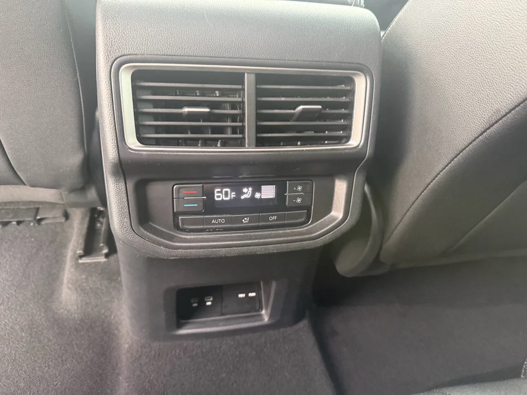 2025 Volkswagen Atlas SE w/Tech - Photo 23