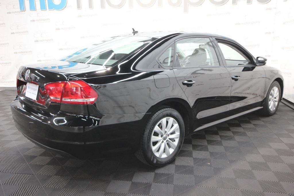 Used 2013 Black Volkswagen 2.5 S image 7