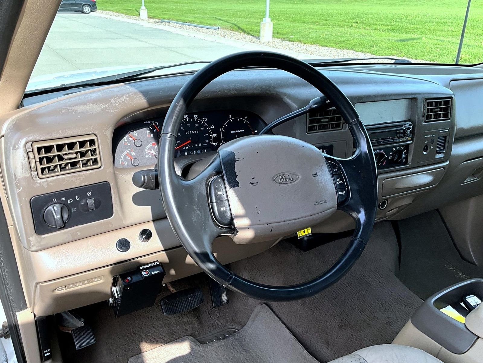 Used 2001 White Ford Lariat image 11