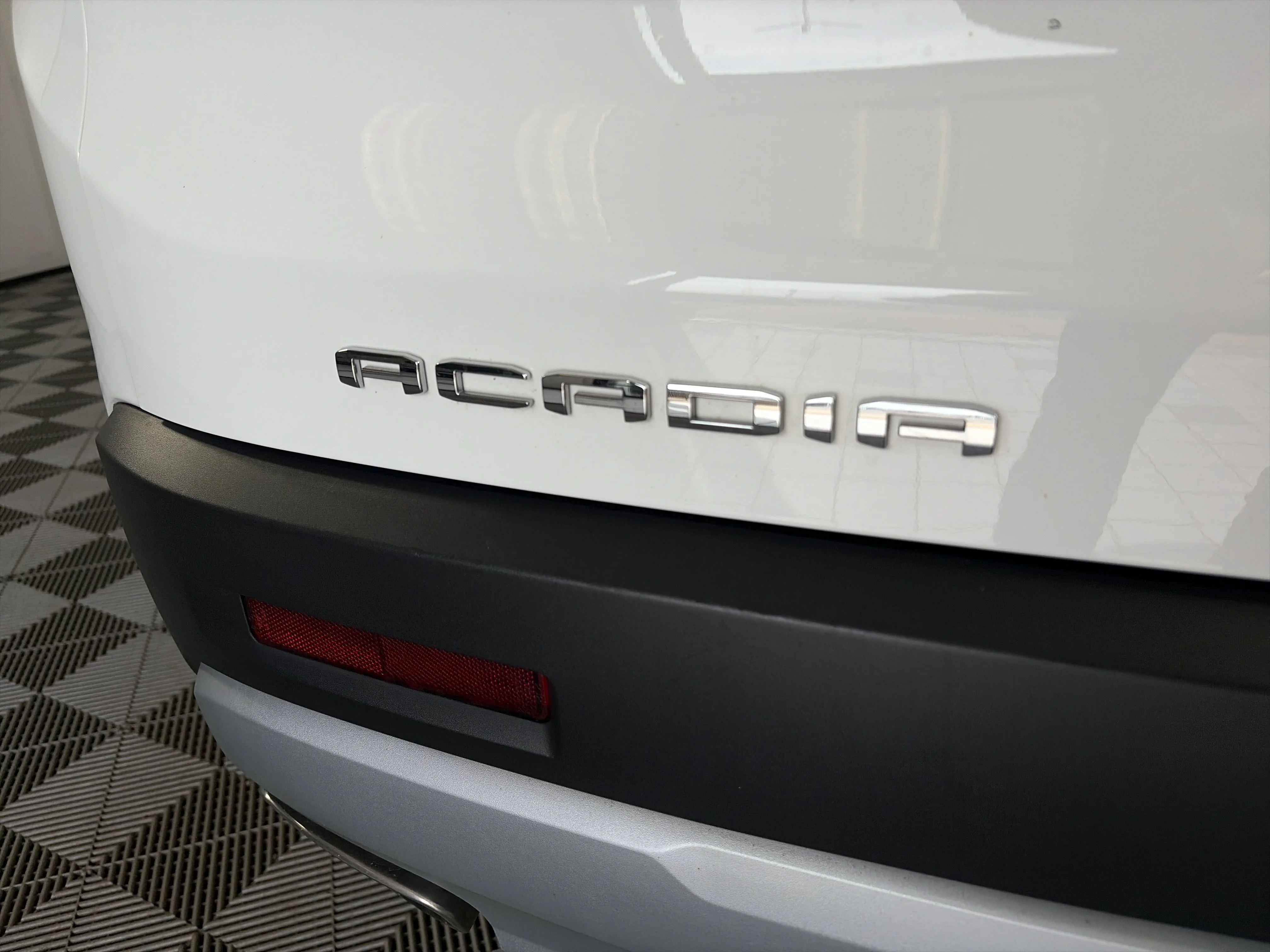 2023 GMC Acadia SLE - Photo 17