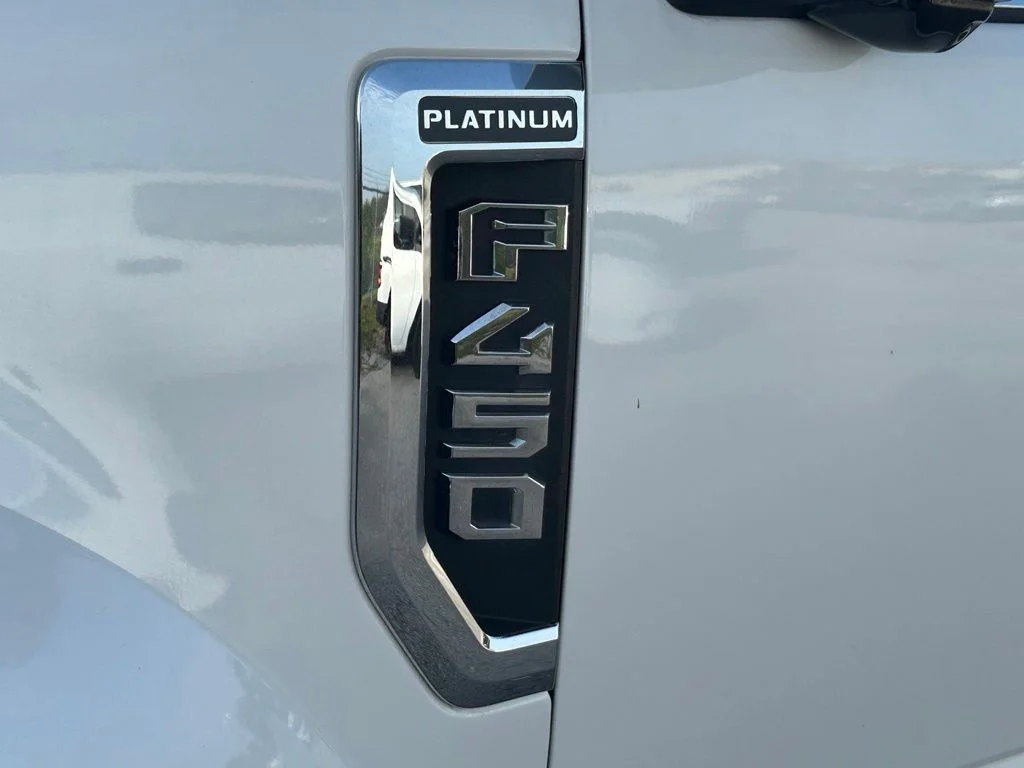 Used 2019 White Platinum Clearcoat Metallic Ford Platinum image 21