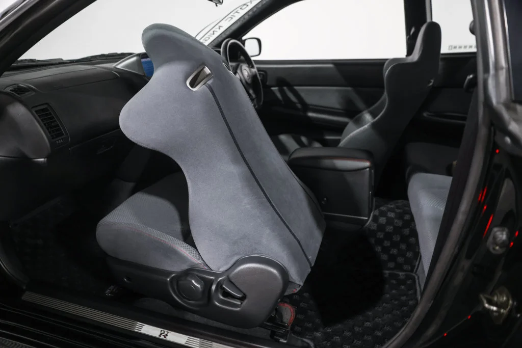 Used 2000 Black Nissan  image 34