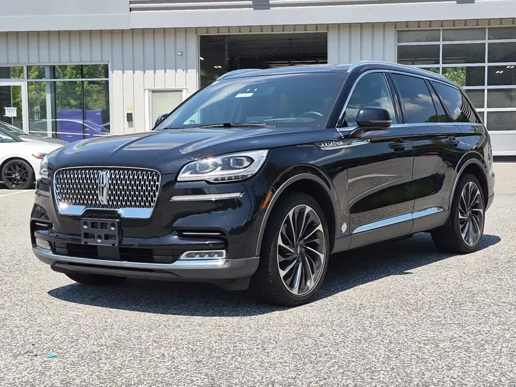 Used 2020 Infinite Black Metallic Lincoln Reserve image 1