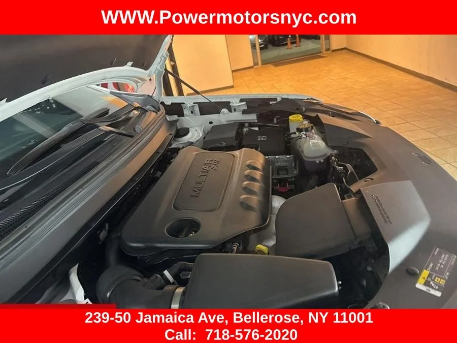 Used 2023 White Jeep Altitude image 32