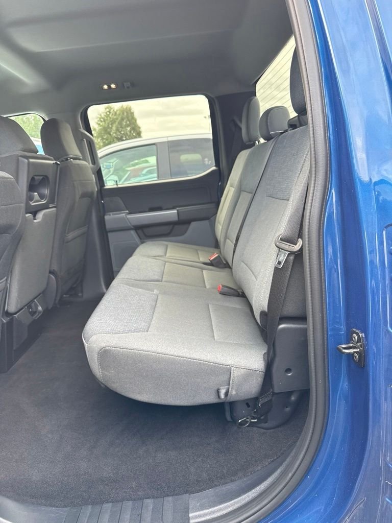Used 2025 Blue Ford XLT image 4