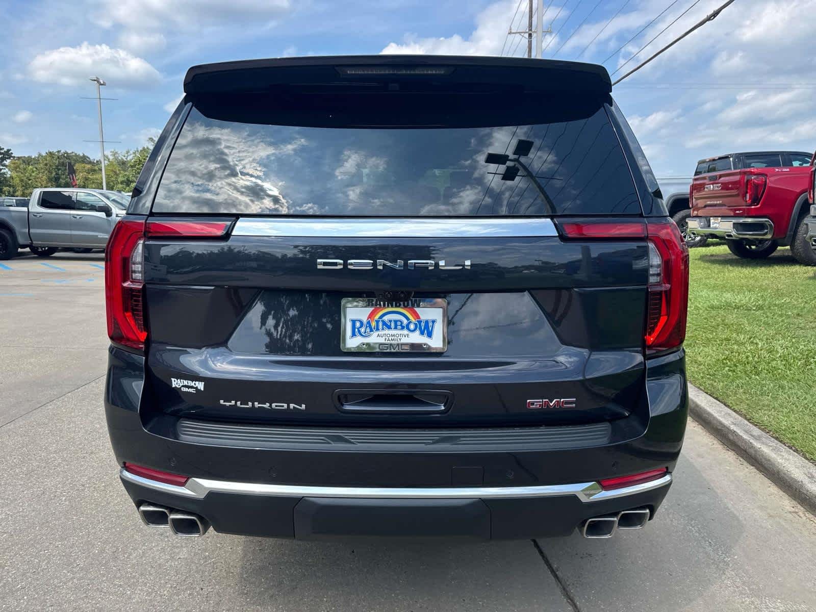 2027 GMC Yukon Denali - Photo 6