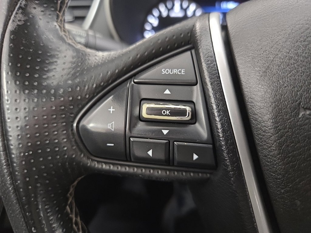 Used 2017 Deep Blue Pearl Nissan 3.5 SV image 17