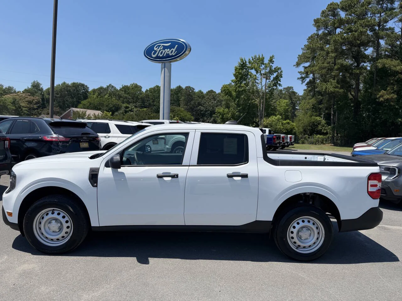 New 2026 White Ford XL 4dr SuperCrew 4.5 ft. SB image 1