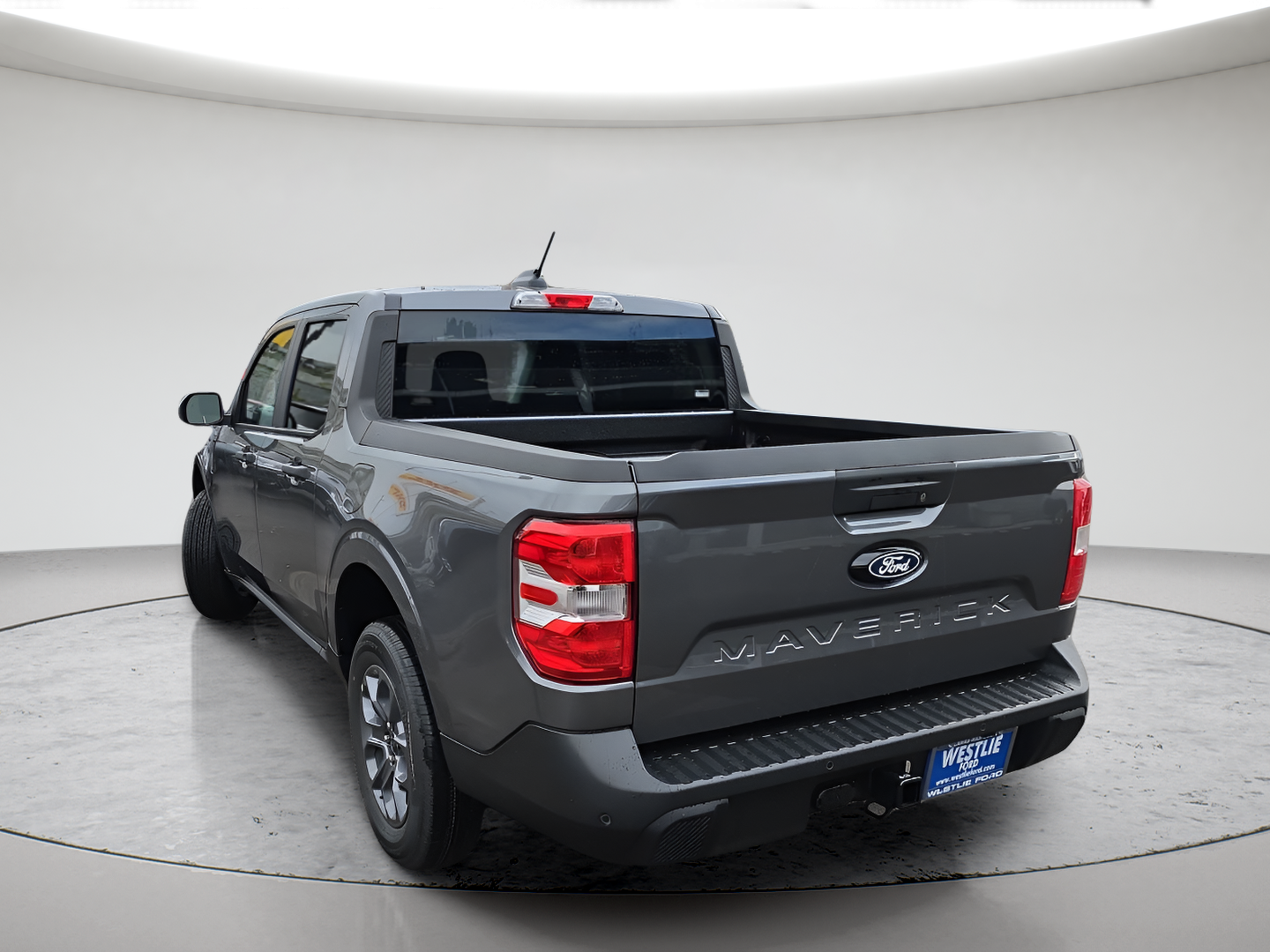 New 2026 Carbonized Gray Metallic Ford XLT image 6