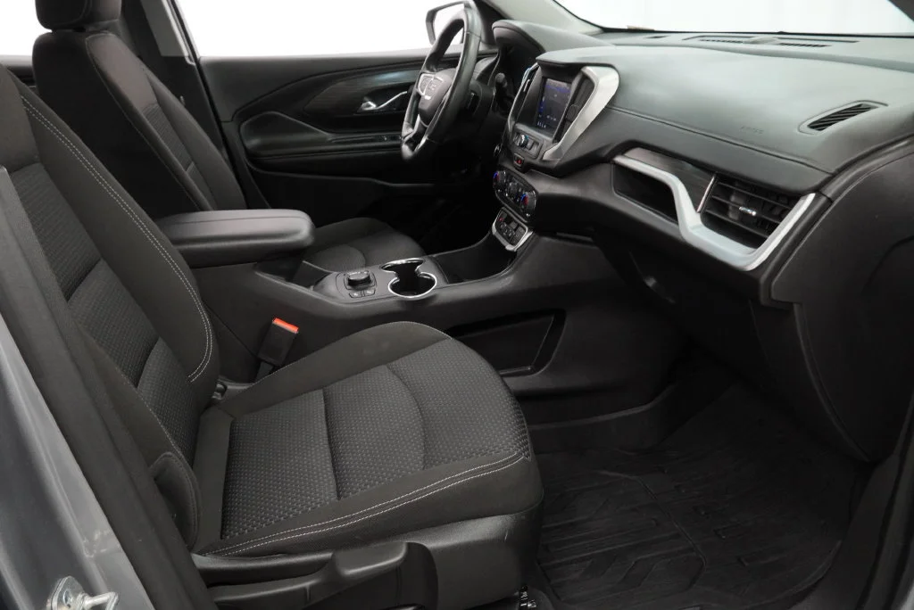 Used 2024 Sterling Metallic GMC SLE image 30