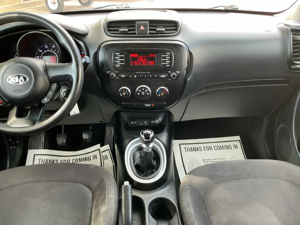 Used 2015 Brown Kia Base image 25