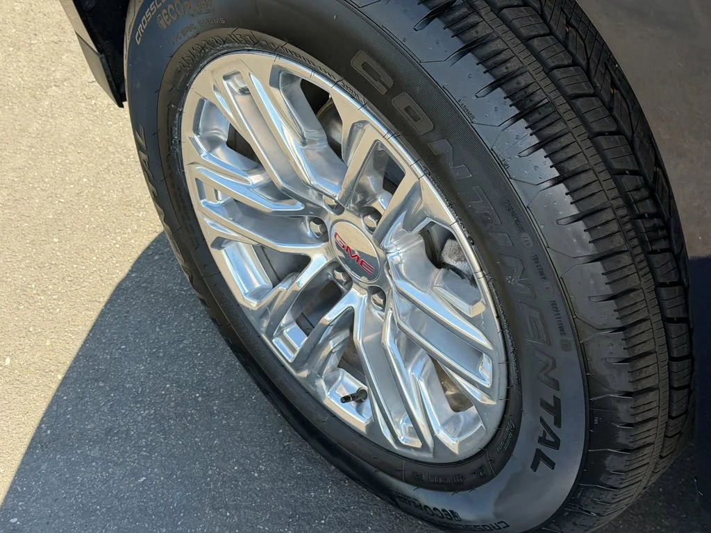 Used 2024 Midnight Blue Metallic GMC SLT image 10