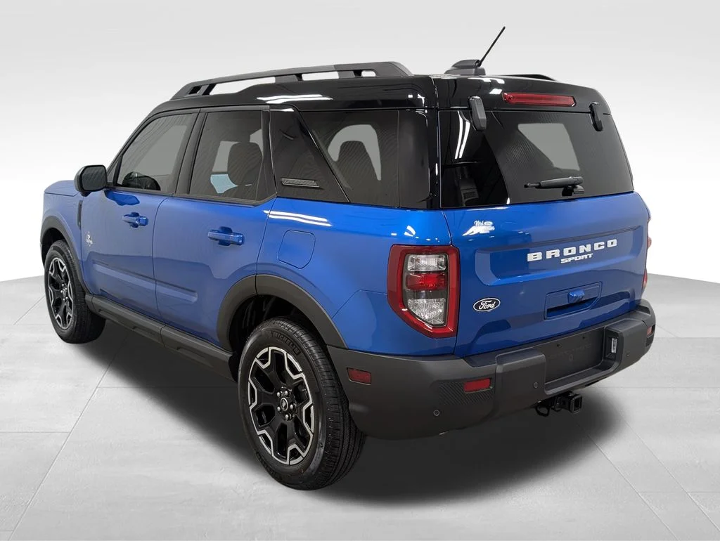 New 2026 Velocity Blue Metallic Ford Outer Banks® image 21