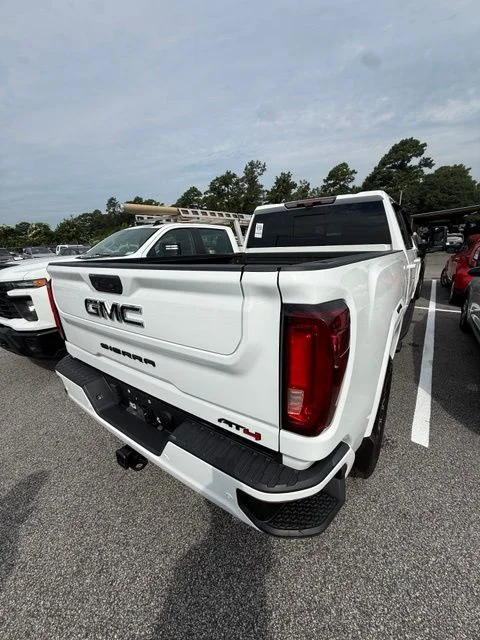 Used 2021 White GMC AT4 image 4