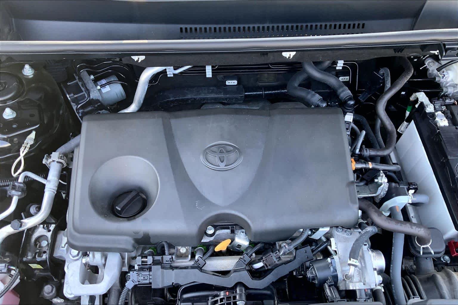 Used 2024 Midnight Black Metallic Toyota XLE image 31