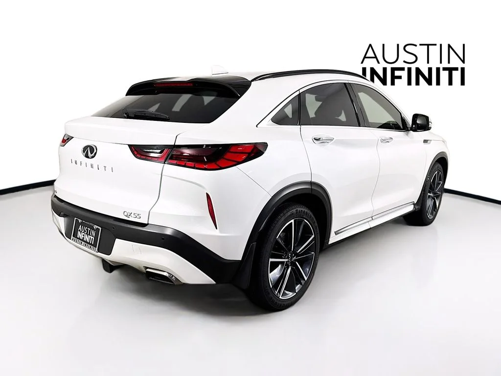Certified Used 2024 White INFINITI LUXE image 10